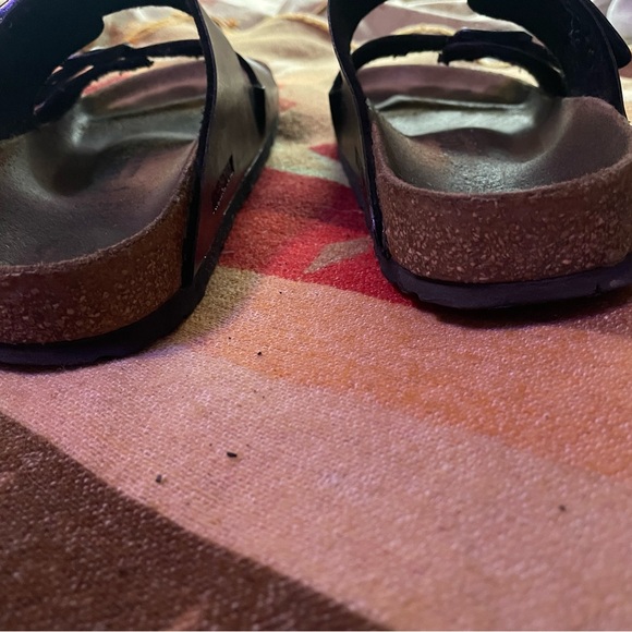 Birkenstock Arizona Oiled Leather.
Great condition cept darkened footbed. Size39 - Picture 3 of 5